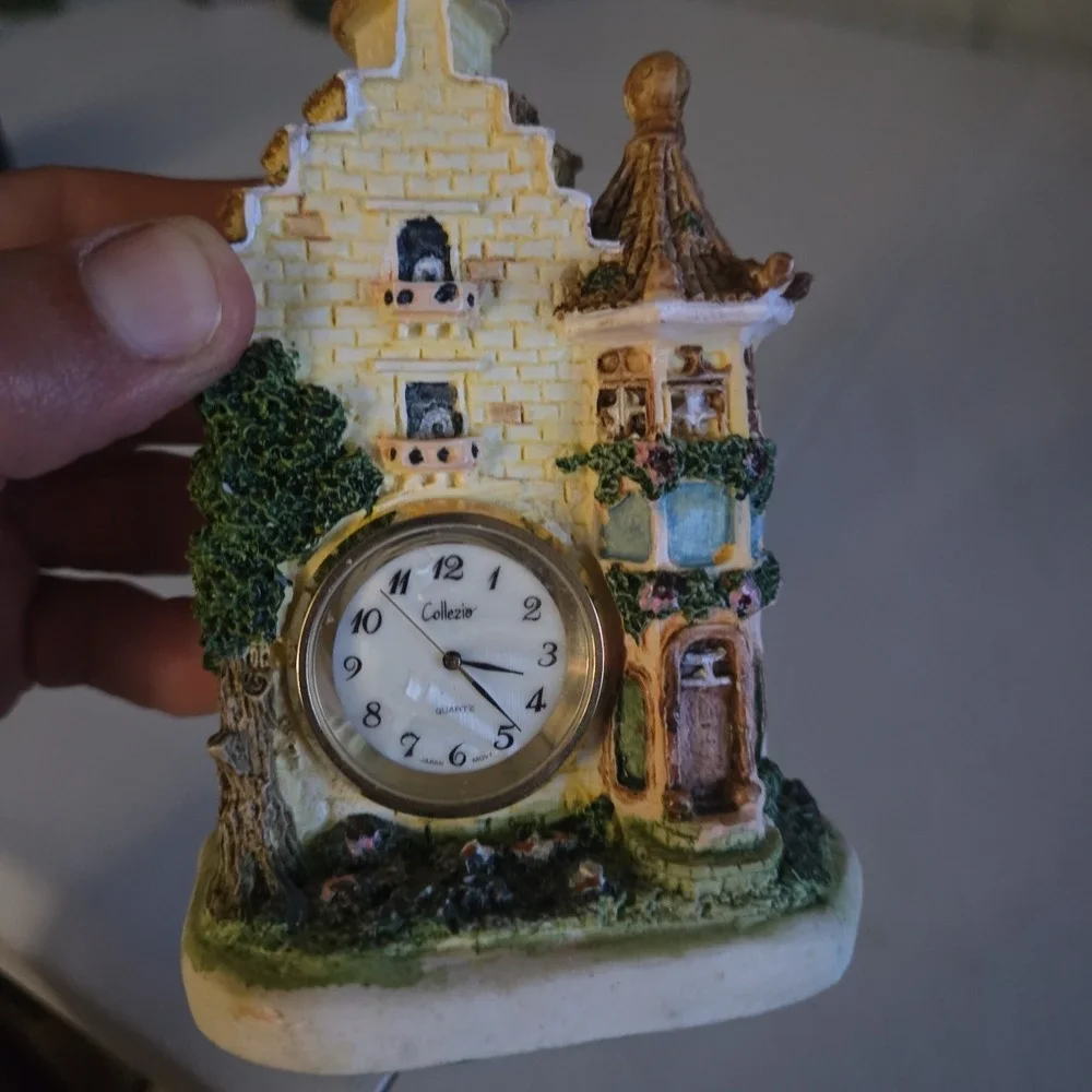 Miniature SALTON Small English Floral Cottage Tower Quartz Clock